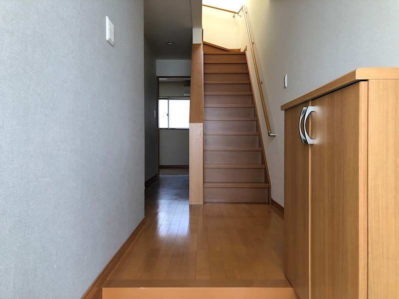 鶴見橋1丁目戸建賃貸 玄関