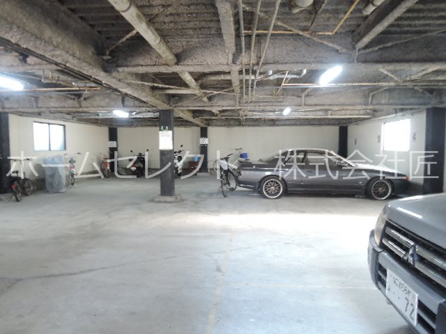 フォルテ帝塚山 駐車場