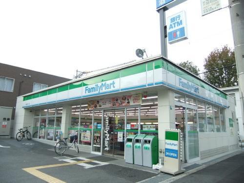 サンライフカガヤ コンビニ