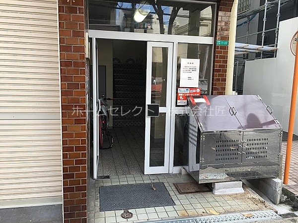 朝日ビル エントランス