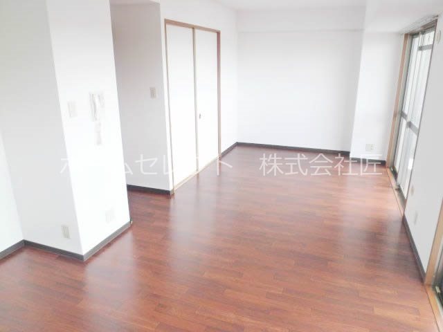 南海ハイライズフラット天下茶屋 リビング