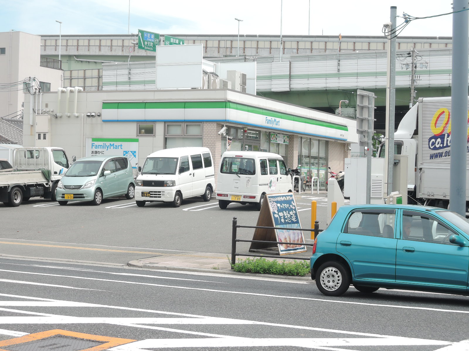 グランビルド北津守 コンビニ
