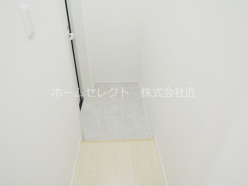 フジパレス西加賀屋Ⅲ番館 玄関