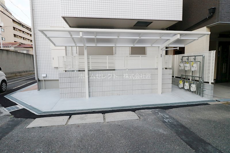 エルメゾン聖天下 駐車場