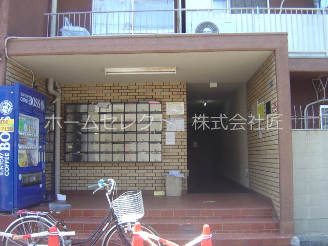 カモンコート岸里 エントランス