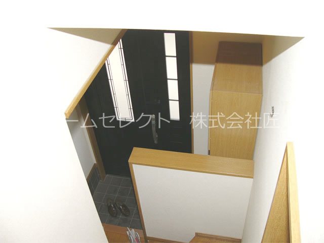 聖天下2丁目戸建賃貸 玄関