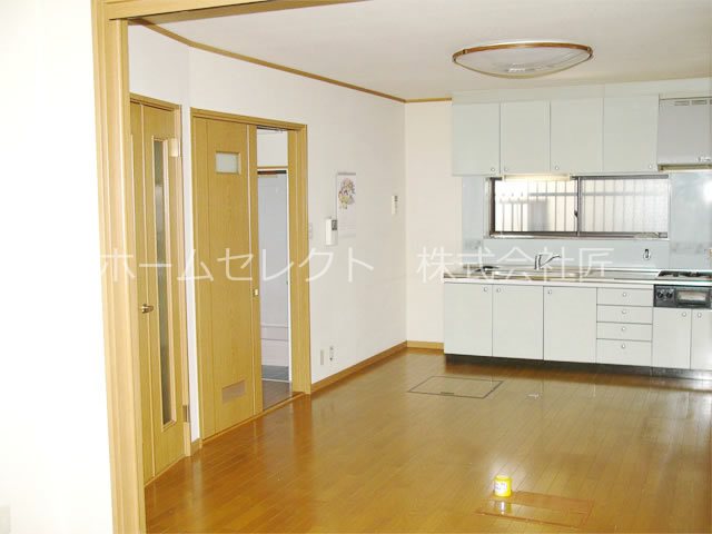 聖天下2丁目戸建賃貸 リビング
