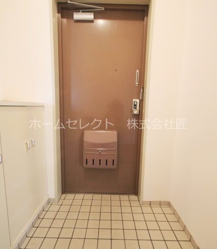 シャレール境 玄関