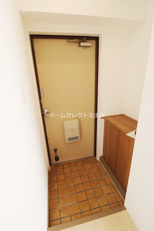 北畠西清川ビル 玄関