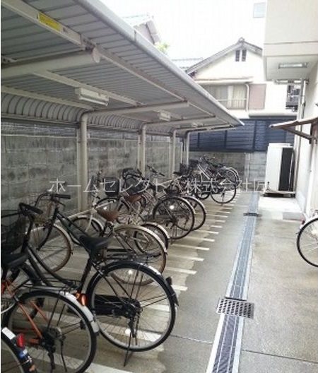 セントアミール住吉 駐車場