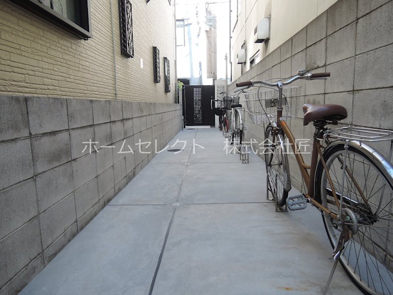 アッツコート玉出駅前 駐車場