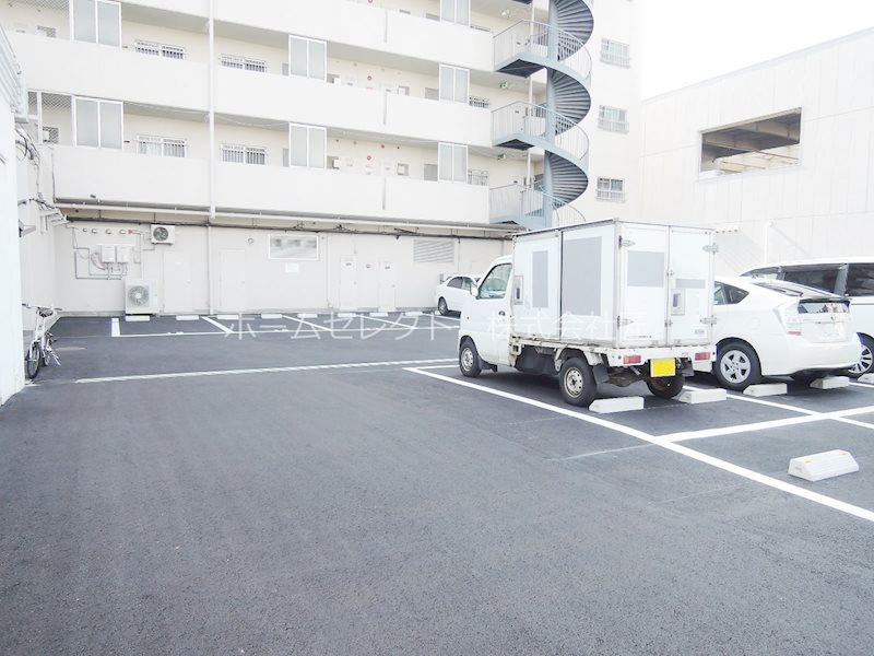 開成サンハイツ玉出 駐車場