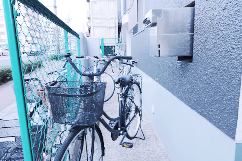 ビューハイツ帝塚山 駐車場