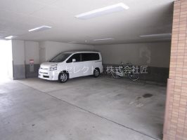サウスシックス 駐車場