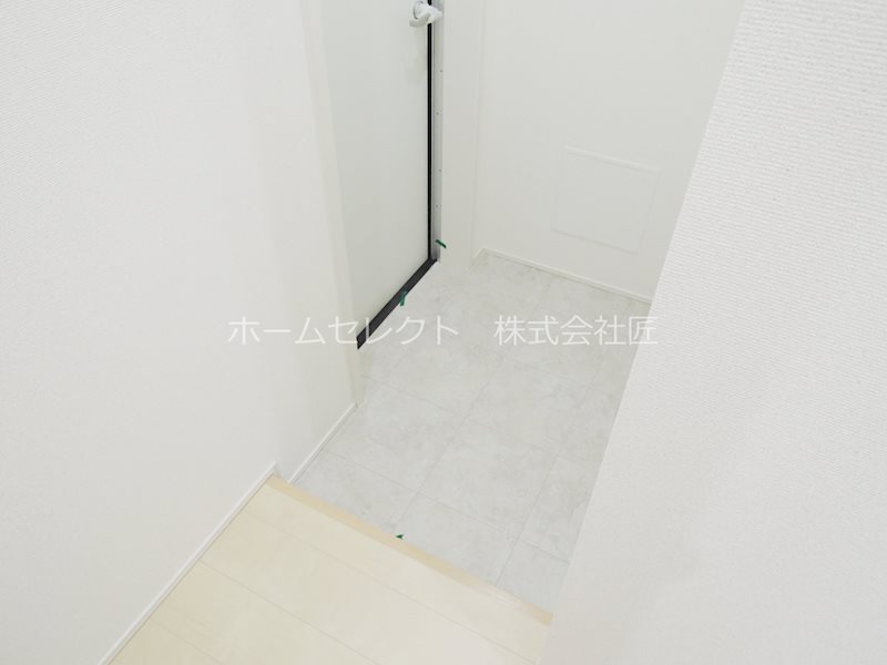 フジパレス西加賀屋Ⅲ番館 玄関