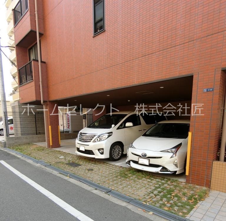 シュテルンハイム 駐車場