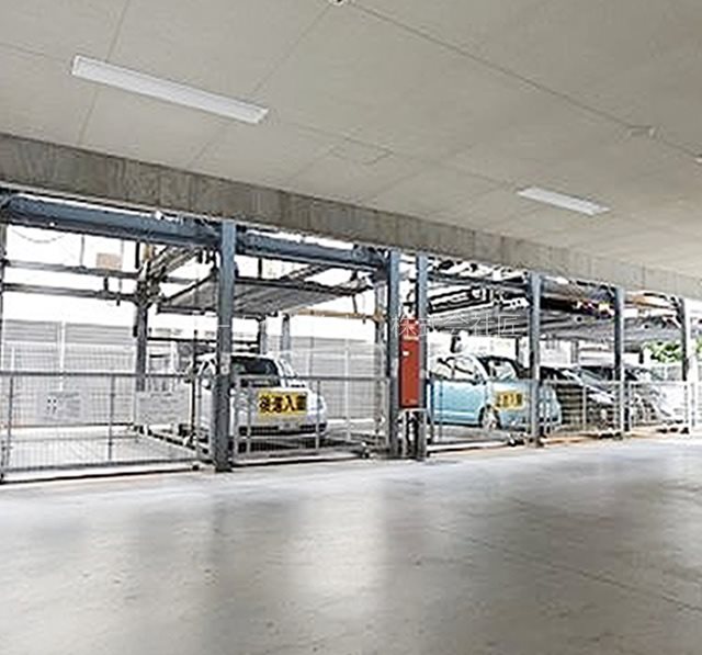 マジェス住之江公園 駐車場
