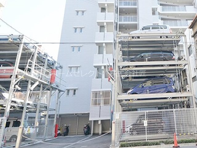 グランアッシュ中加賀屋プレミア 駐車場