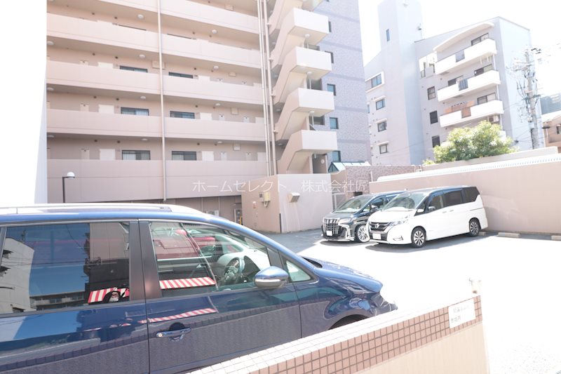 グランペール 駐車場