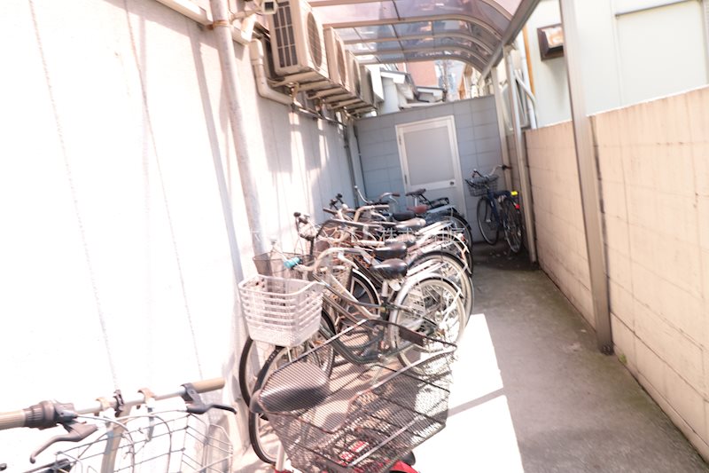 コーポリーブル 16 駐車場