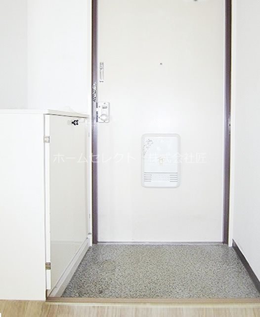 プレアール西加賀屋 玄関
