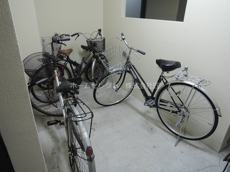 サンハイツ粉浜 駐車場