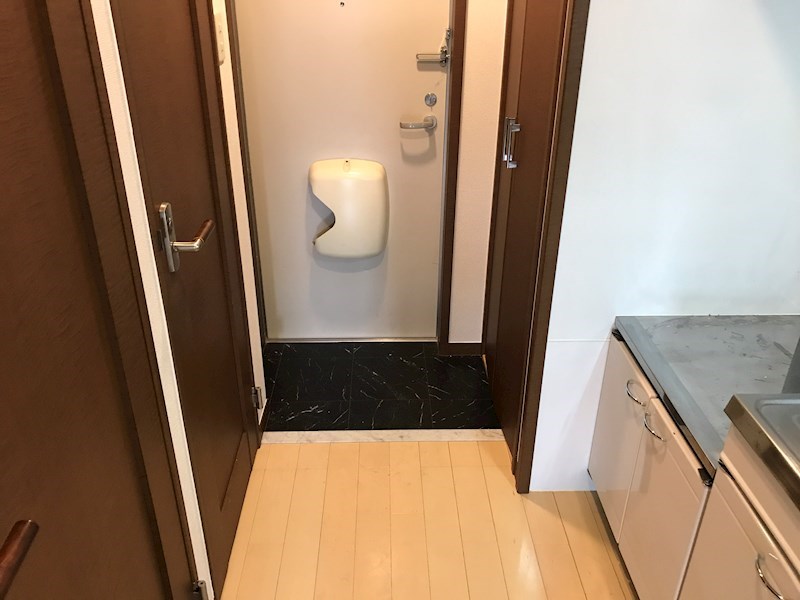 ラフィーネ聖天坂Ⅲ番館 玄関