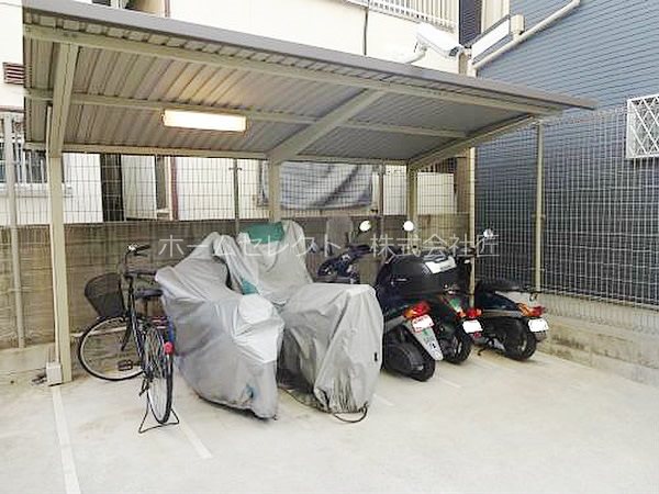 アデニウム北加賀屋 駐車場