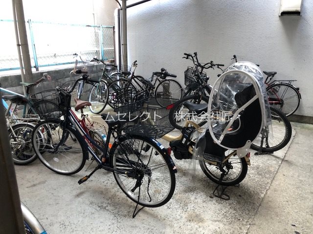 ステラ 駐車場