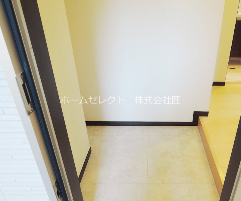 ソレイユ聖天下C 玄関
