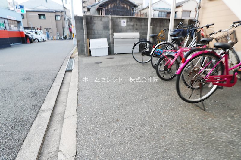 カワカミハイツ 駐車場