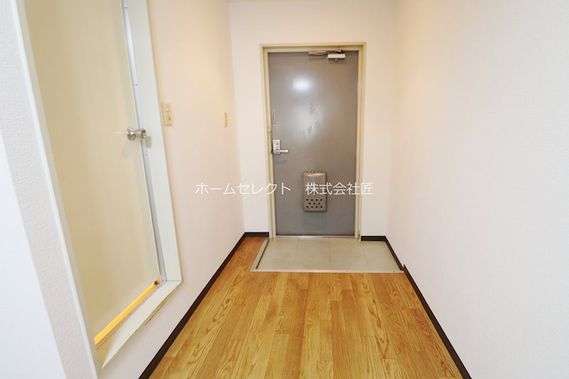 栄光ロイヤルハイツ 玄関