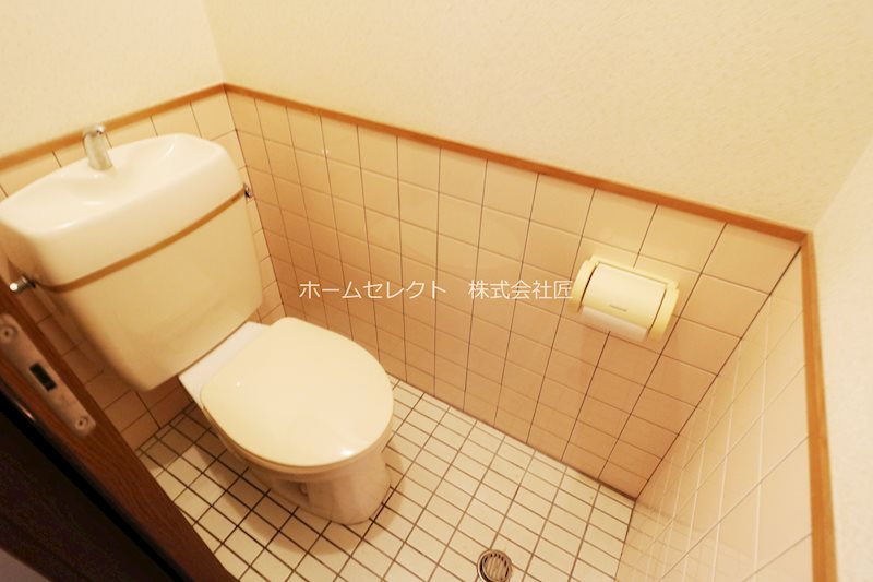 東加賀屋2丁目貸家  トイレ
