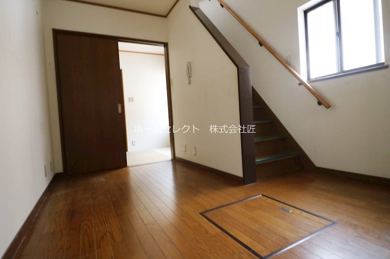 東加賀屋2丁目貸家  リビング
