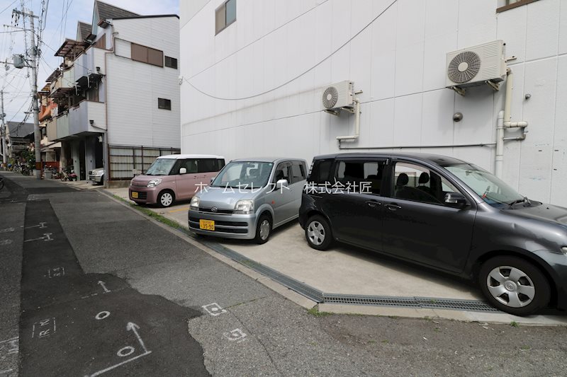 ウィングス 駐車場