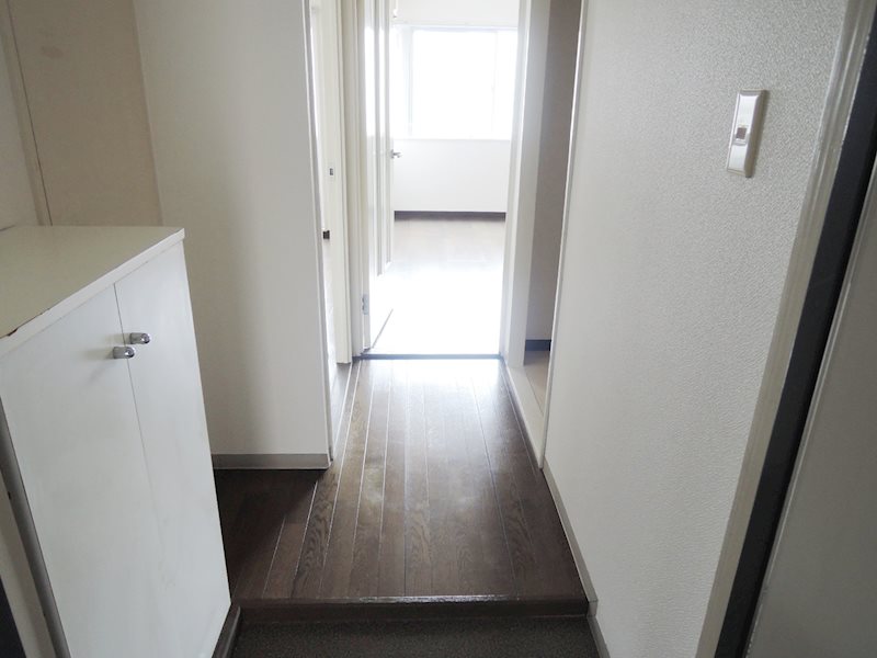 プライム岸里東 玄関