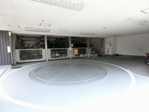 サンメゾン住吉沢之町駅前ゲート 駐車場