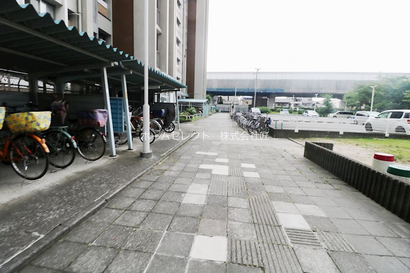 住吉第2団地11号棟 駐車場