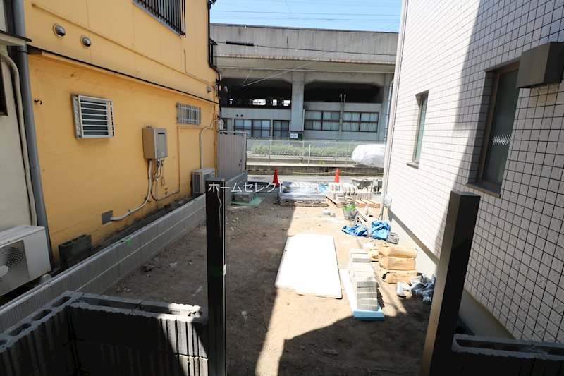 ユアメゾン粉浜駅前 駐車場