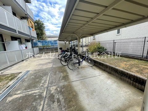 ワイズレジデンス天下茶屋 庭