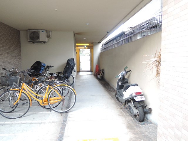 アイリット東粉浜 駐車場