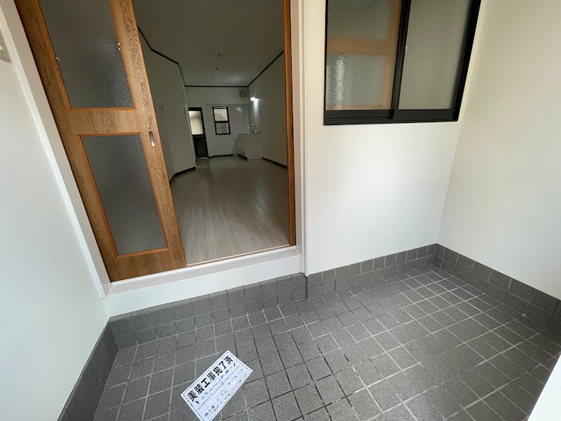 千本北1丁目戸建賃貸(左) 玄関