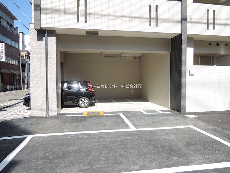 ＡＸＩＳ天神ノ森 駐車場