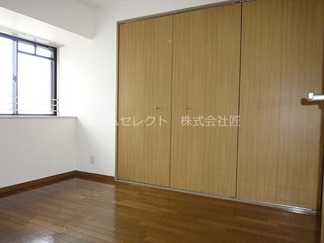 ラフィーネ住之江 収納