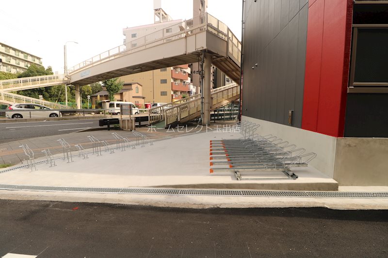 みおつくし岸里Ⅱ 駐車場