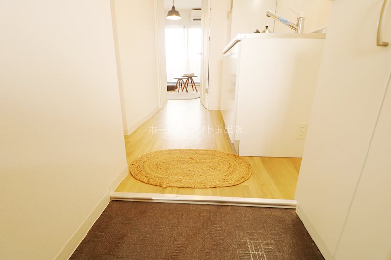 みおつくし岸里Ⅱ 玄関