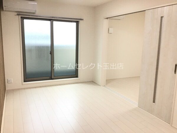 フジパレス中加賀屋Ⅵ番館  リビング