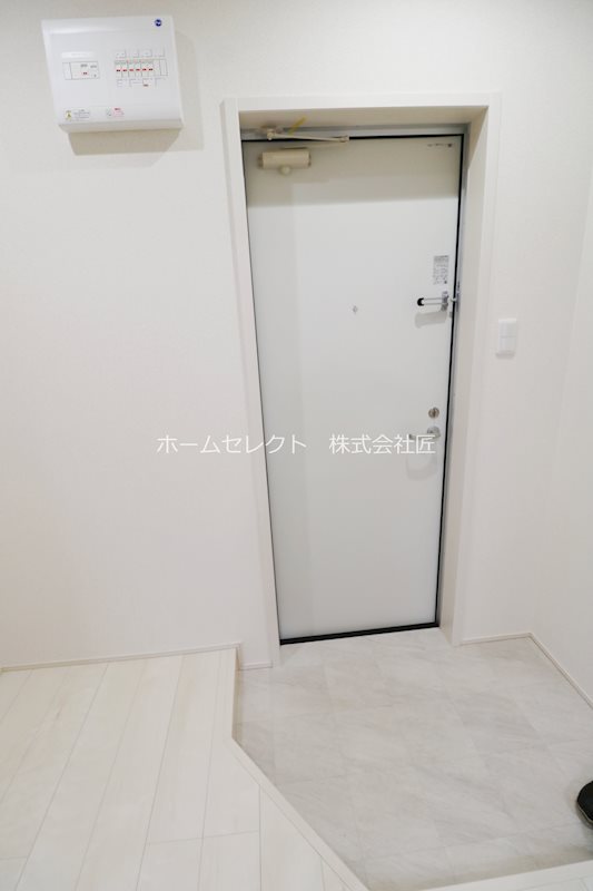 フジパレス中加賀屋Ⅵ番館  玄関