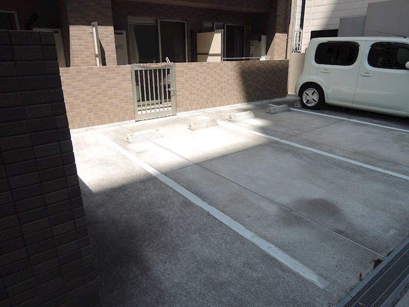 FDS Fiore 駐車場