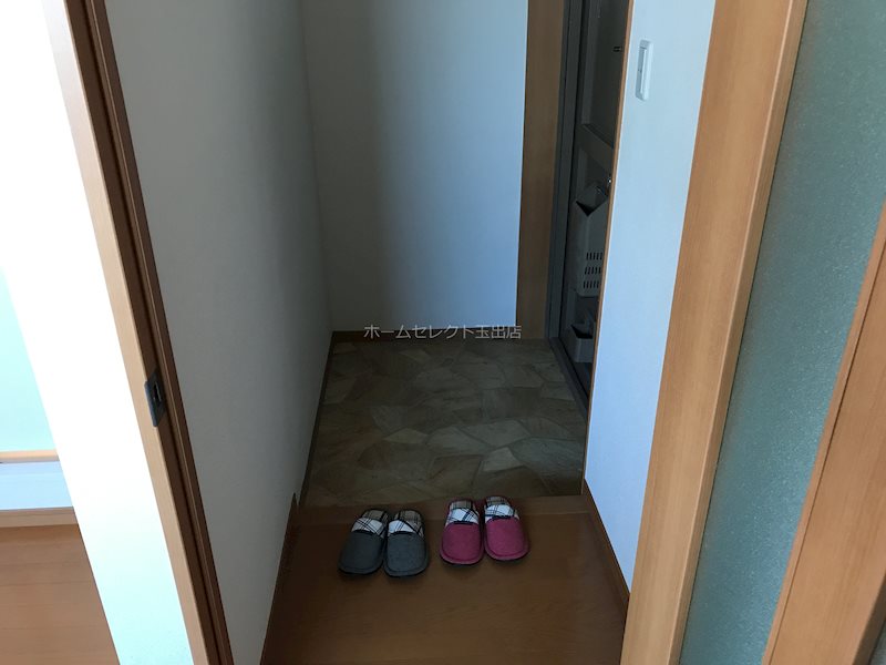 日丸ビル 玄関